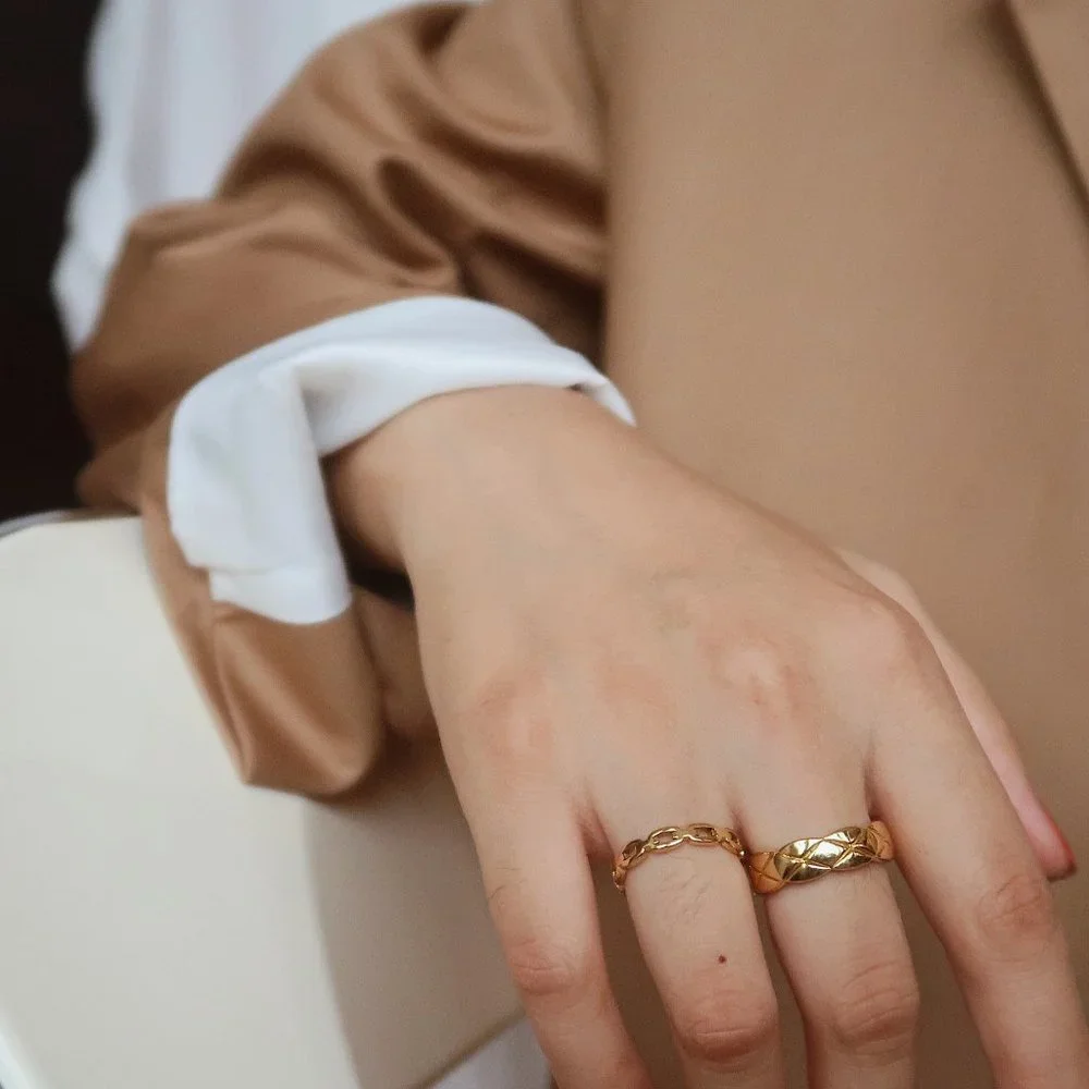 NEW 18K Gold Plated Link Chain Ring a